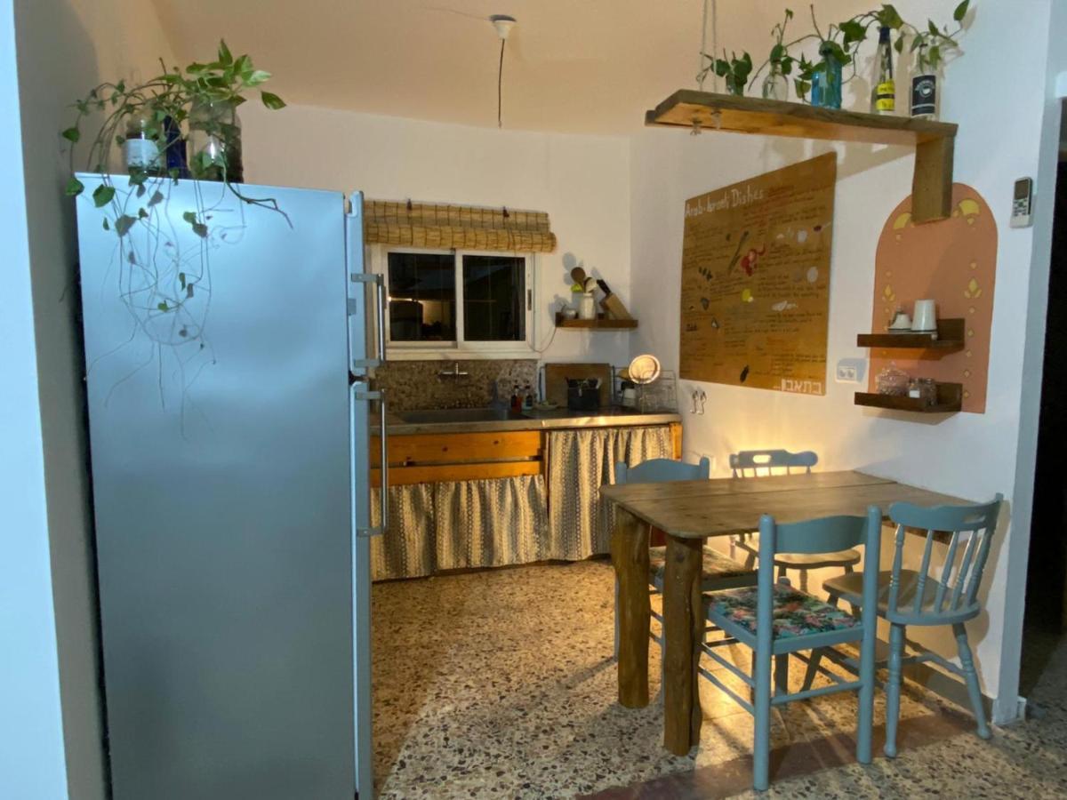 Juha'S Guesthouse - Zarqa Bay Jisr ez Zarqa Экстерьер фото